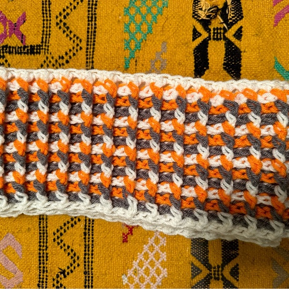 Knit scarf 🧶 🧣 - Picture 2 of 2